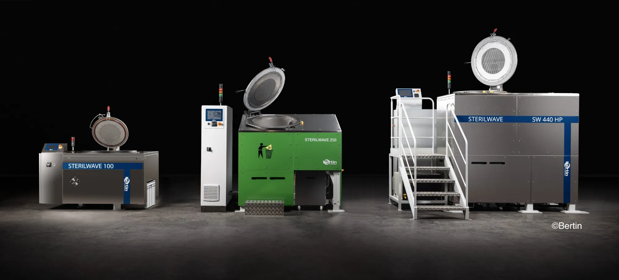 Zařízení Sterilwave 100, 250 a 440 vedle sebe